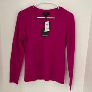 NWT Macy’s Charter Club
100% Cashmere V-Neck Sweater in Fuchsia Flirt Sz S